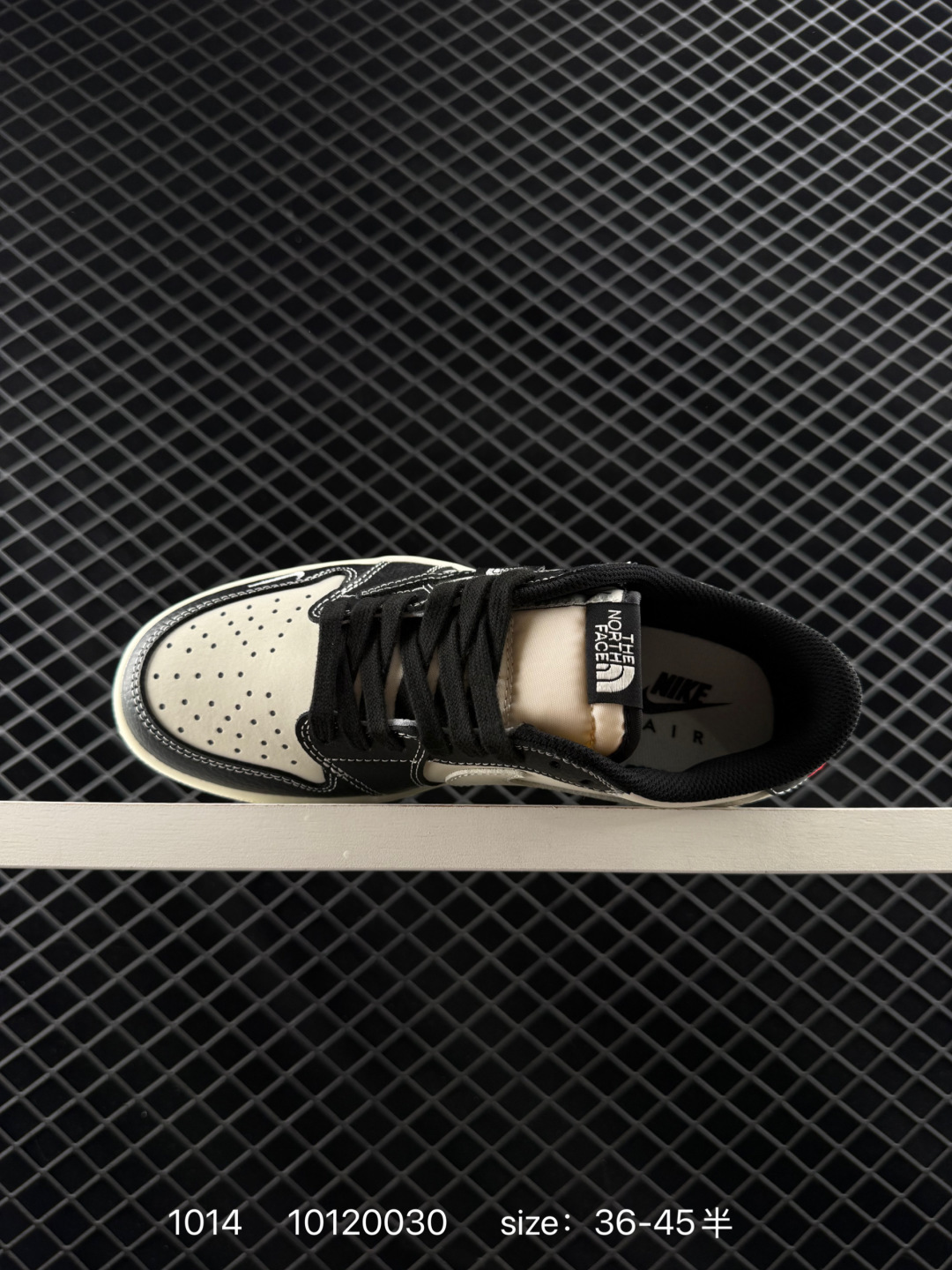 Travis Scott x Air Jordan 1 ” Reverse Mocha “